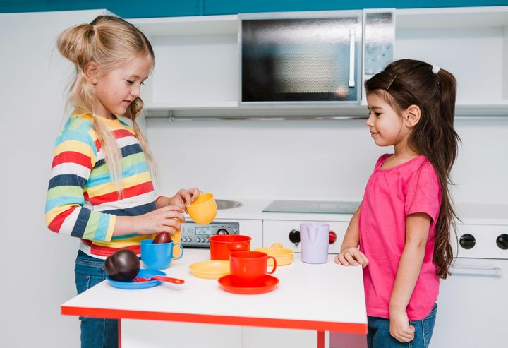 Kids Play Kitchen Furniture Guide: Fun & Learning
