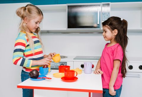 Kids Play Kitchen Furniture Guide: Fun & Learning